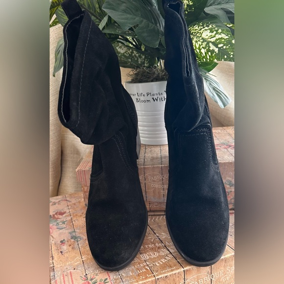 Ladies Sonoma Suede Slouch Boot - Picture 3 of 9